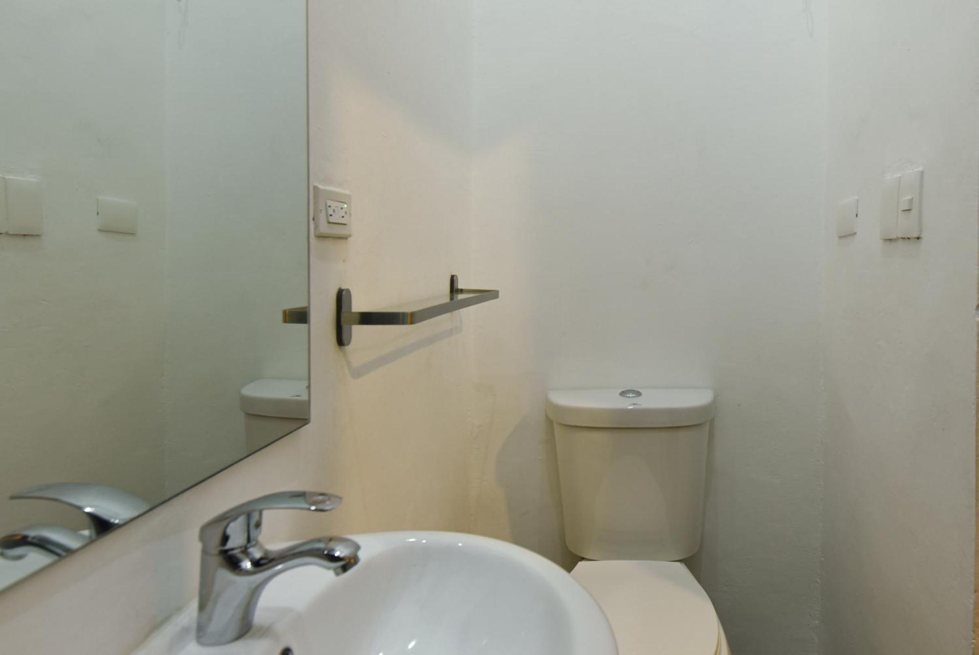 Ph 19 Guesthouse Hotel In Gazcue Santo Domingo Habitación foto