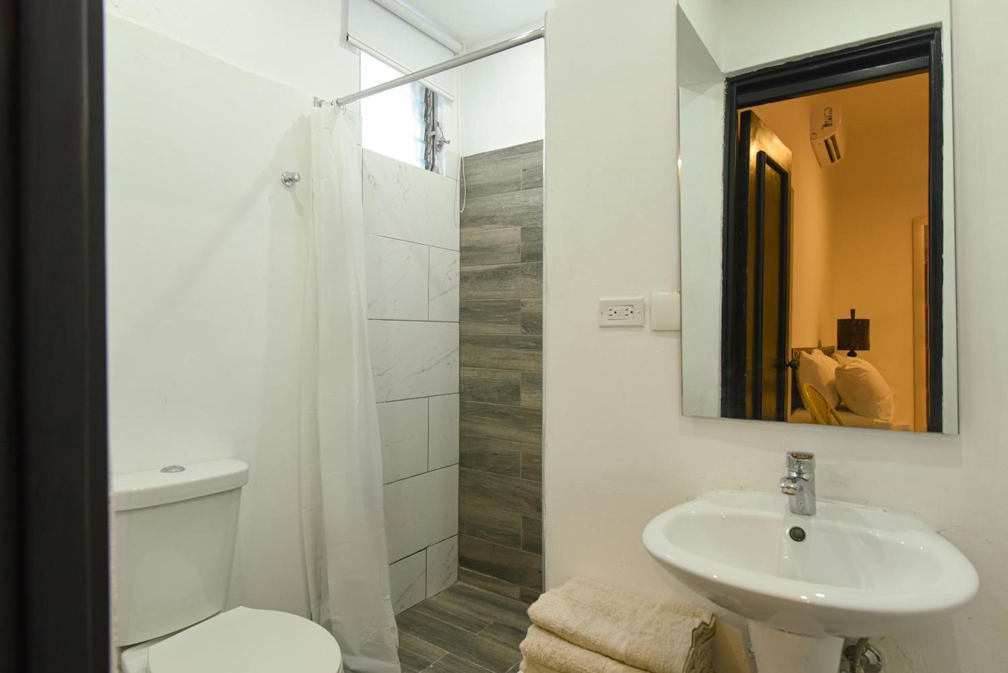 Ph 19 Guesthouse Hotel In Gazcue Santo Domingo Habitación foto