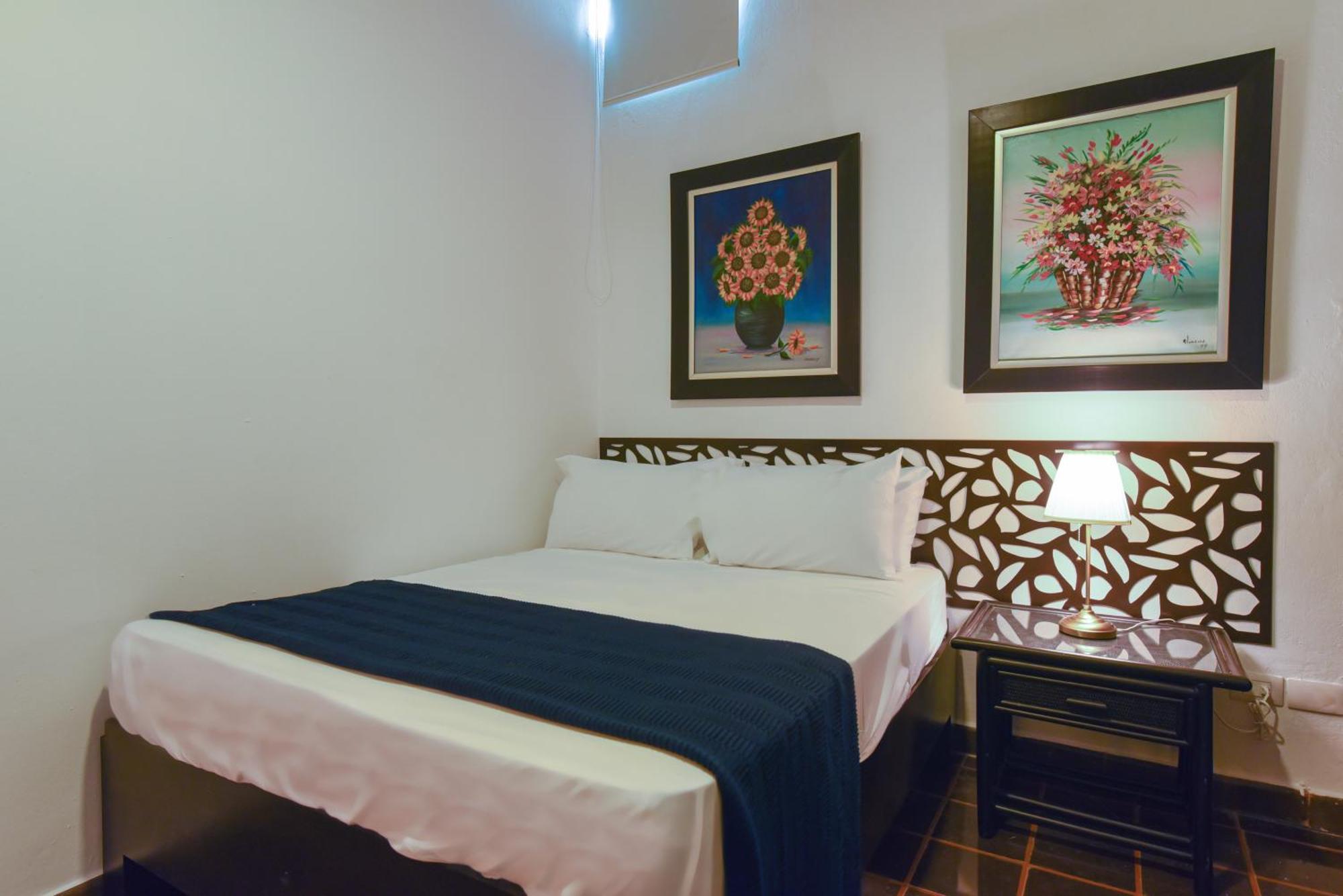 Ph 19 Guesthouse Hotel In Gazcue Santo Domingo Habitación foto